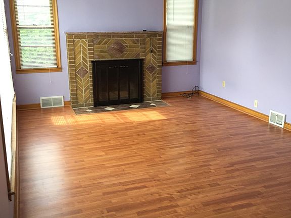 2nd image of 1389 Arundel St