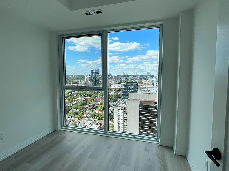 280 Dundas St W #2713 — Photo 9
