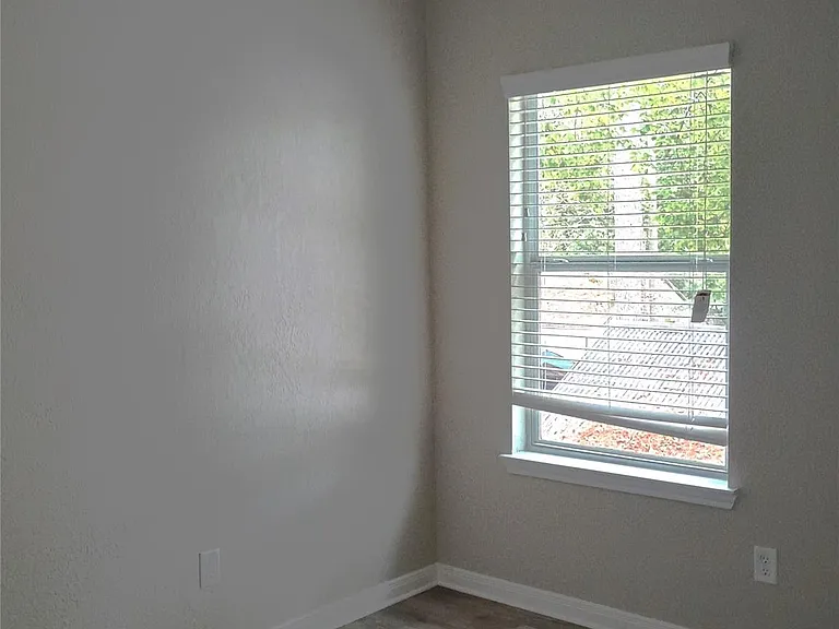 617 Edgar St #B — Photo 4