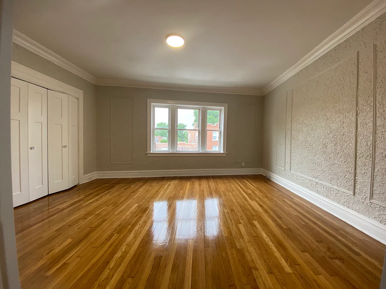 2 bed, 695 sqft, $1,200 — Photo 3