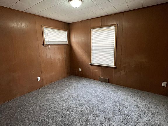 5th image of 15872 Bramell St