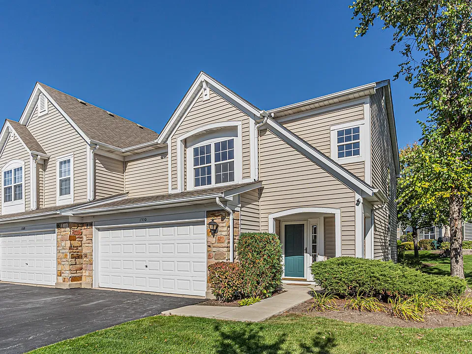 1530 E Chivalry Ct