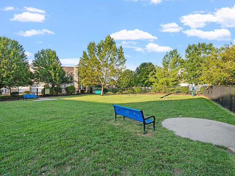 Parkway Lakeside — Photo 43