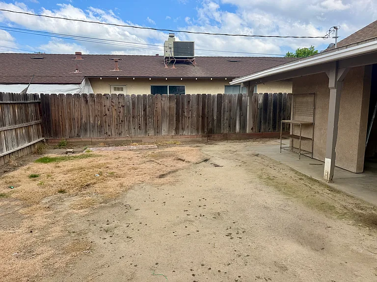 751 Angelus St — Photo 11