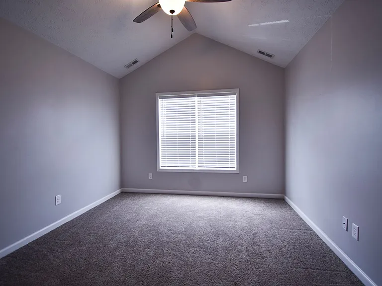 135 Lenoir Dr — Photo 20