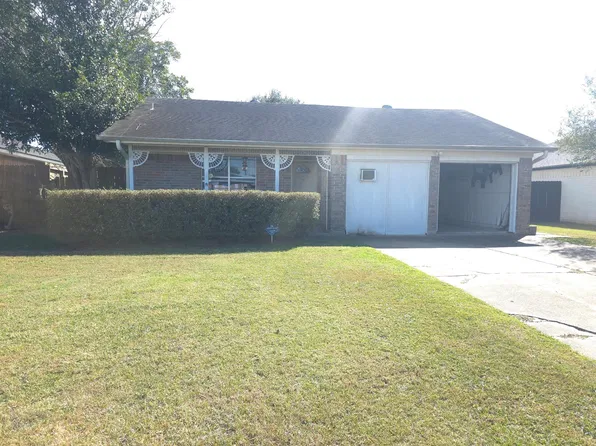 1434 Mars Dr, Pasadena, TX 77504