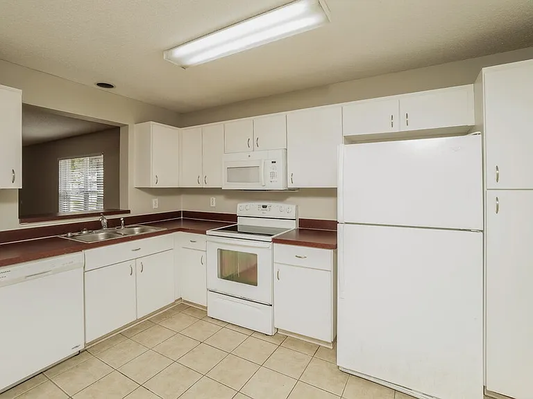 6035 Pointe Pleasant Blvd — Photo 9