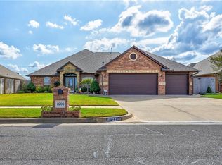 2200 SW 33rd St, Moore, OK 73170