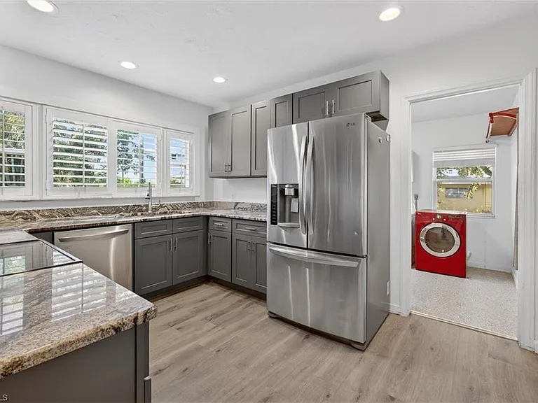 1420 Maravilla Ave — Photo 18