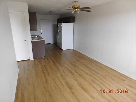 2nd image of 905 Dryden Ave #A