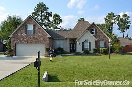 Beautiful Forest Brook Subdivision
						:
						Picture perfect home on oversized lot.