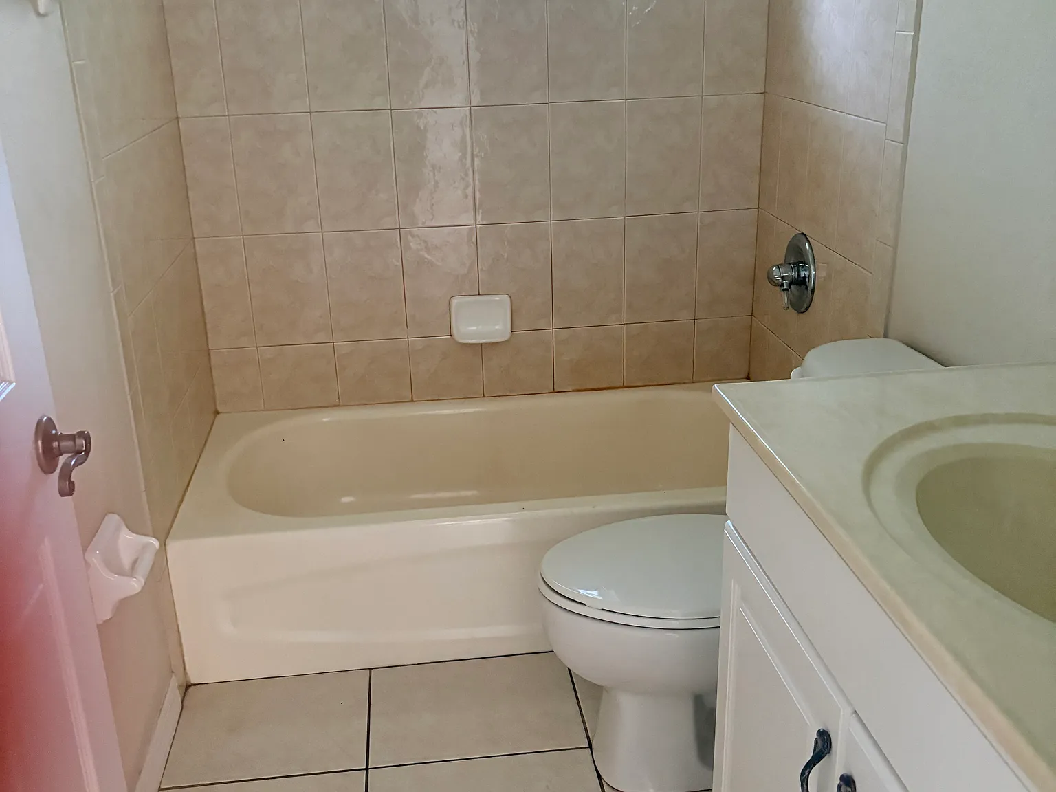 3 bed, 1500 sqft, $1,600 — Photo 2