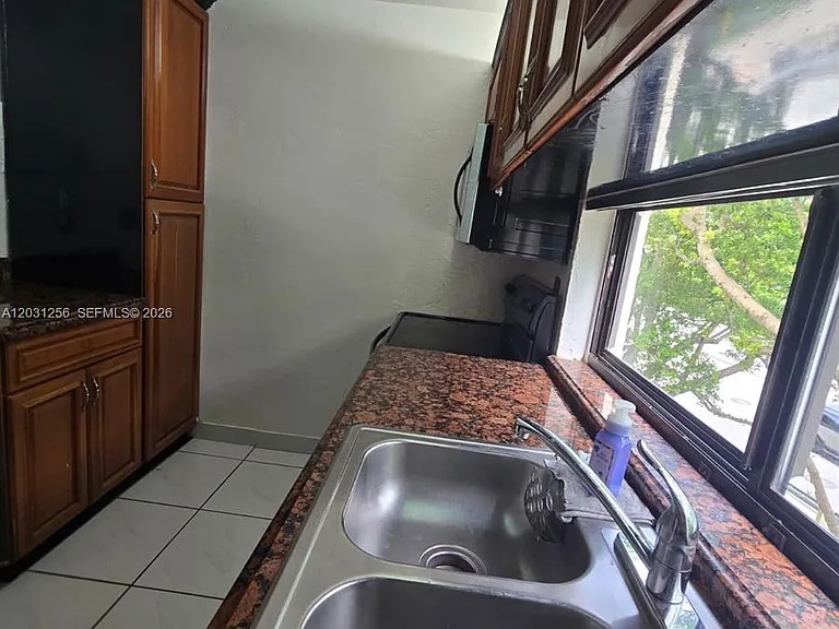 16909 N Bay Rd #321 — Photo 36