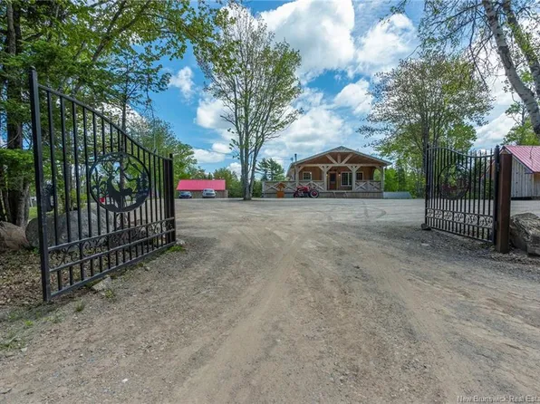 516 Carpenter Bald Hill Rd, Wickham, NB E5T 3W4