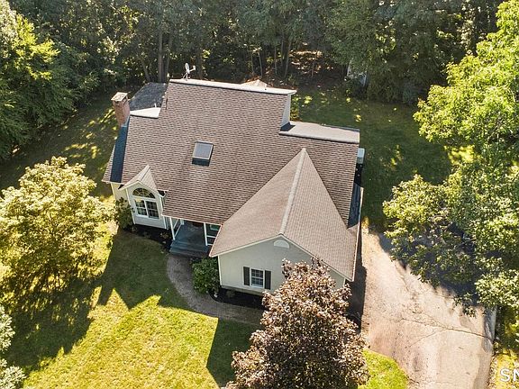 4th image of 30 Holley Lane