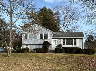63 Meadowlark Dr, Longmeadow, MA 01106
