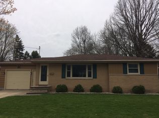 1171 Roscoe St, Green Bay, WI 54304