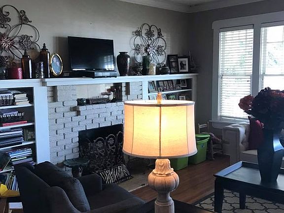2nd image of 1328 S Lakeshore Dr