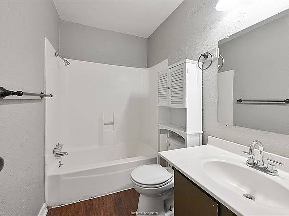 5th image of 1214 Holik Dr APT C