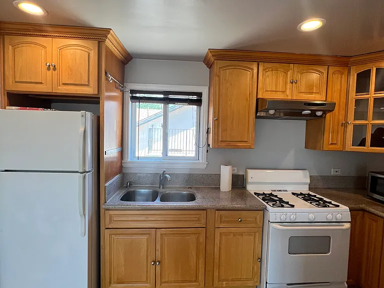 4412 Russell Ave — Photo 24