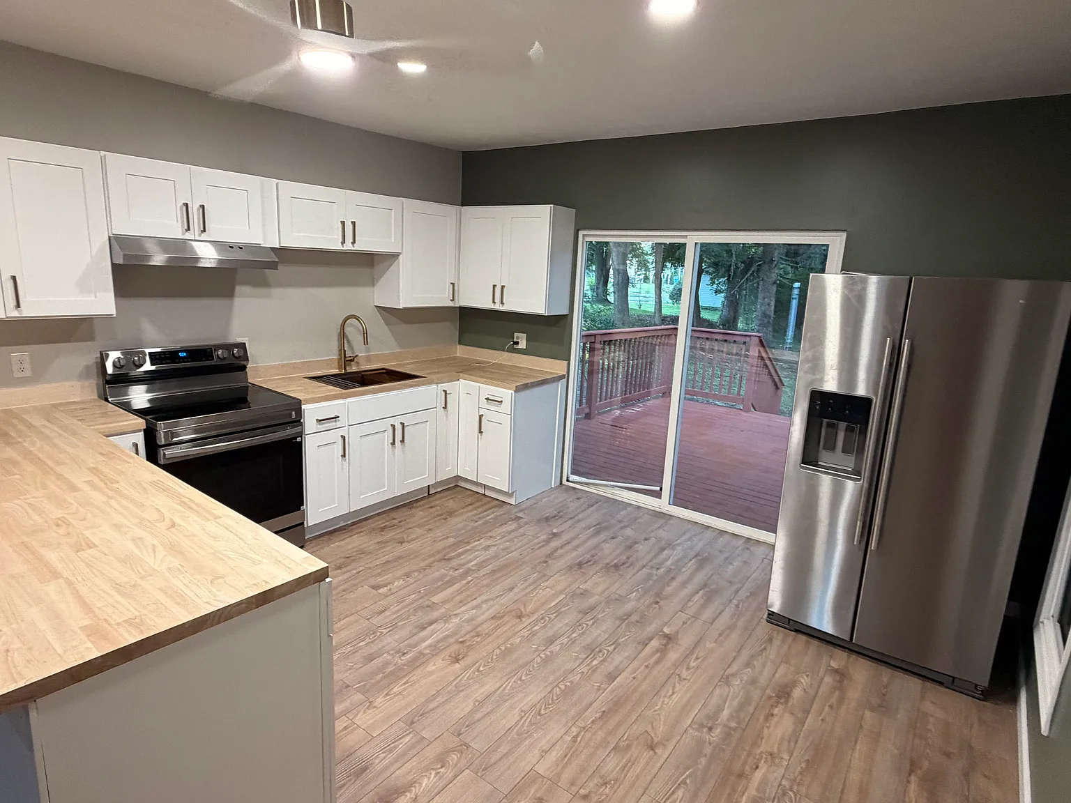 4 bed, 1800 sqft, $2,050 — Photo 2