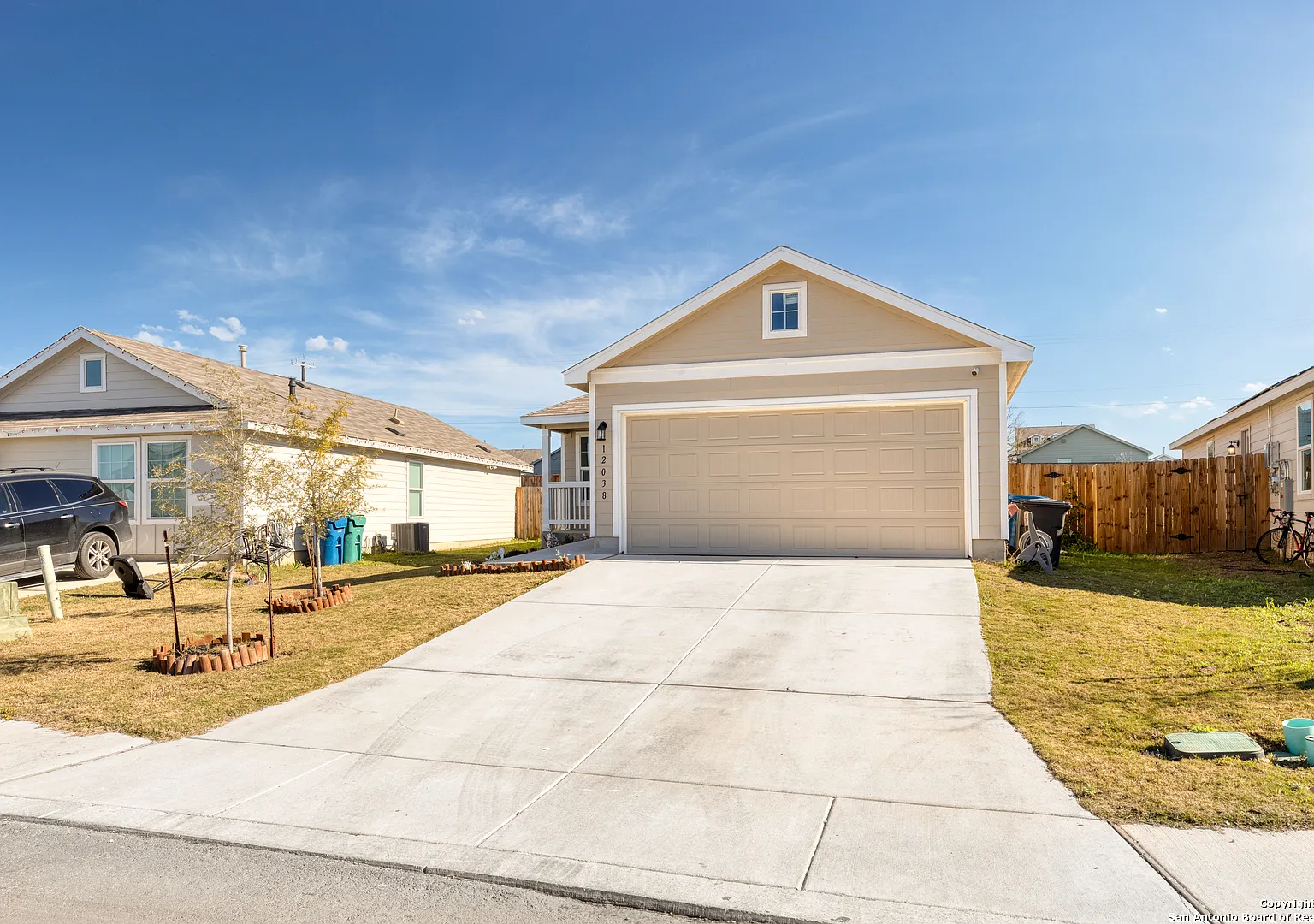 3 bed, 1450 sqft, $1,800 — Photo 1