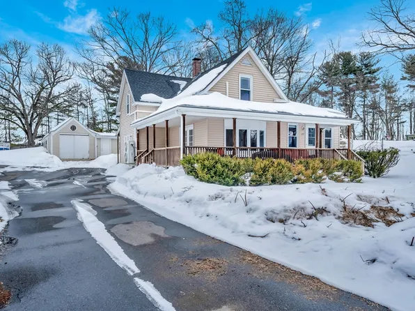 27 Tyng Rd, Tyngsboro, MA 01879