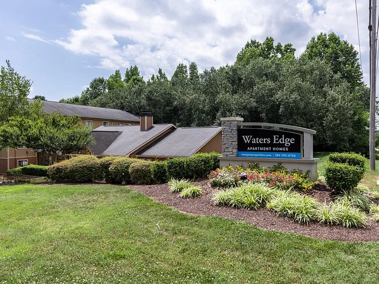 Waters Edge Apartment Homes (NC) — Photo 23