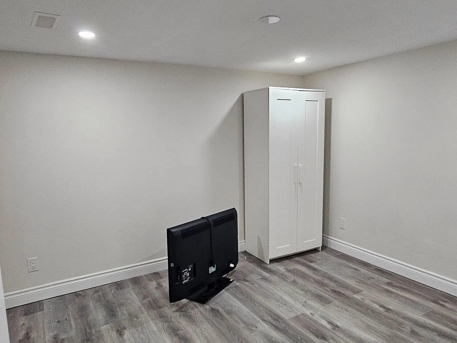 4 bed, $1,800 — Photo 4
