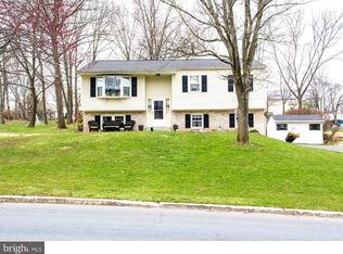 1501 Lotus Dr, Pottstown, PA 19464