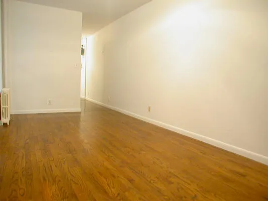 Rented by Glasser Realty LLC | media 8