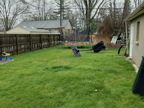 2nd image of 9005 Deering St
