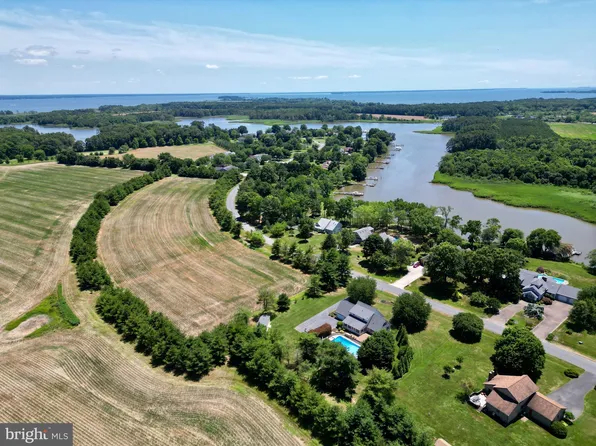 117 Kirwans Landing Ln, Chester, MD 21619