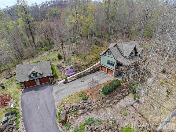 5th image of 711 Winfield Dr