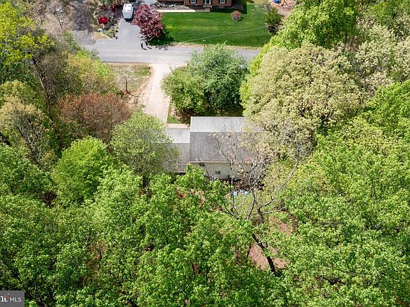4th image of 5364 Wade Ln