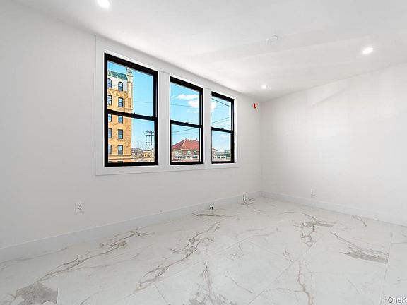4th image of 78-84 E Park Avenue