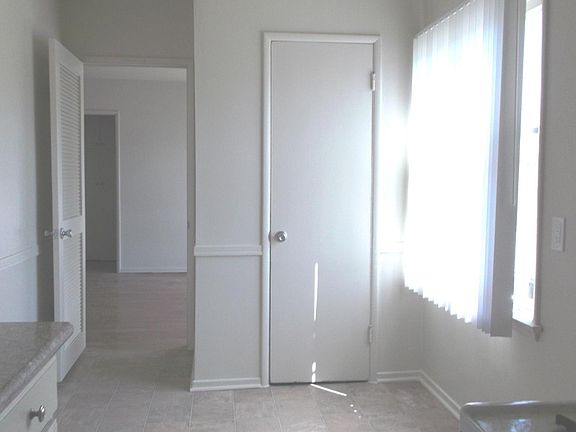 5th image of 3706 1/2 W 1st St