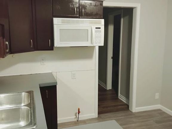 5th image of 222 Athletic St