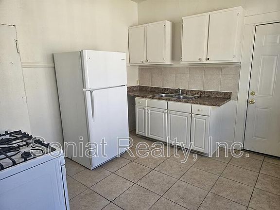 5th image of 4402 Dhemecourt St #4402
