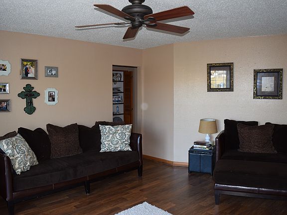5th image of 720 S Peach Ave