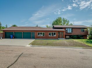 1106 Cherry Ln, Beulah, ND 58523