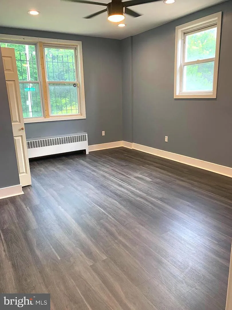 3 bed, 980 sqft, $1,275 — Photo 1