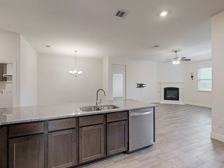 10925 Klondike Ln — Photo 11