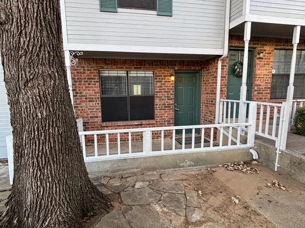 929 W Hickory St, Denton, TX