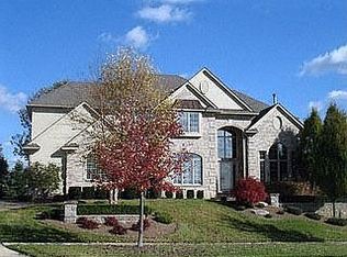 5928 Majestic Oaks Dr, Commerce Township, MI 48382
