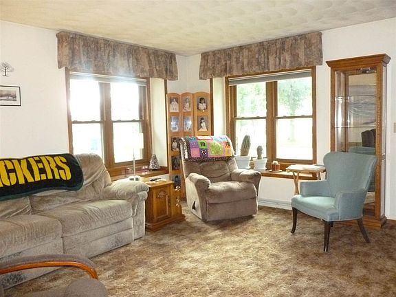 Into a generous livingroom