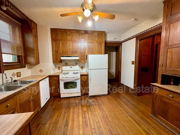 27 Casterton Ave #1 — Photo 9