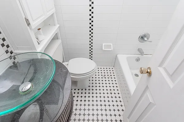 Rented by MySpaceNYC | media 36