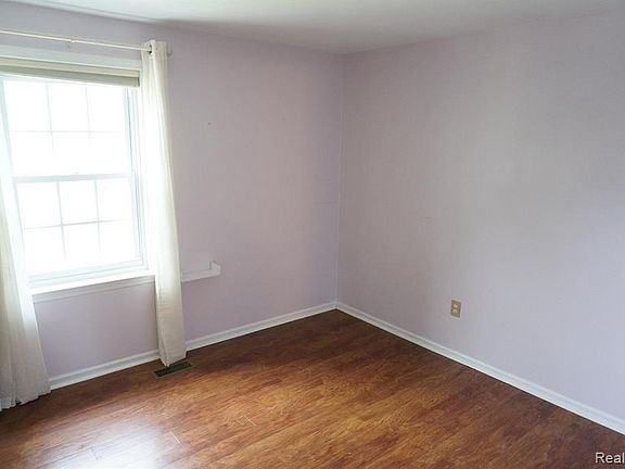 5th image of 30042 Cobblestone Ln