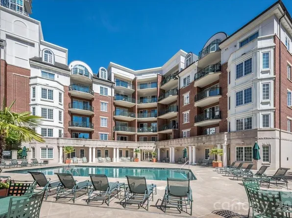 300 W 5th St APT 318, Charlotte, NC 28202